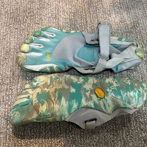 Vibram teal and gray FiveFingers toe shoes